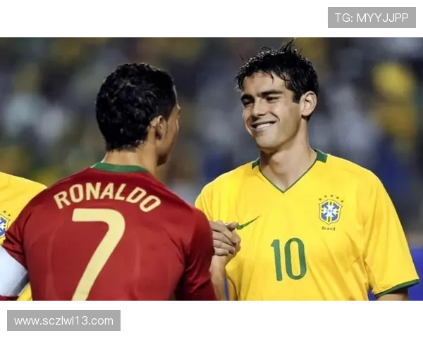 足球明星同框瞬间记录友谊与荣耀的完美时刻