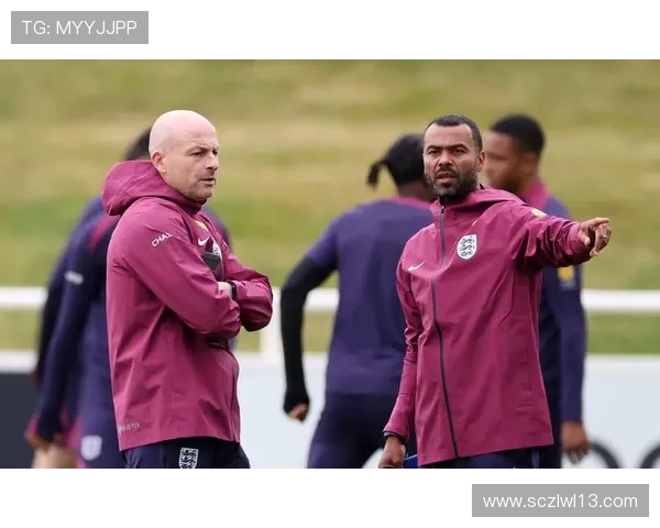 足球明星晚年风采大赏回顾昔日辉煌与岁月流转的精彩瞬间