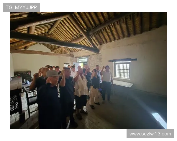 抗日英雄与足球明星的传奇故事与不屈精神的结合探讨