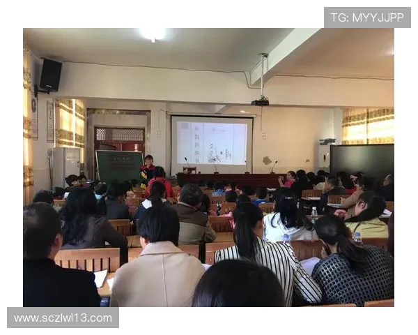 与杨秀英对话探索她的足球生涯与成长历程的精彩故事